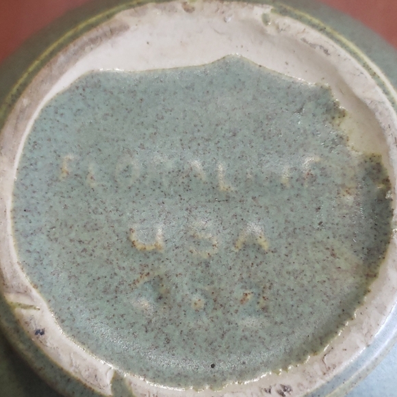 Mcoy Floraline #452 Planter - Picture 3 of 4